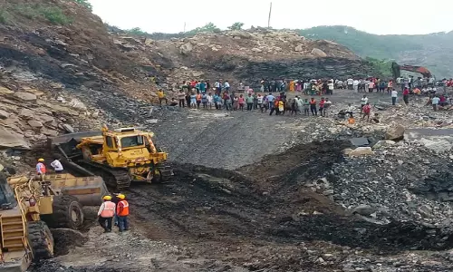 Ranchi: रामगढ़ कोयला खदान हादसे में 4 मजदूरों की दर्दनाक मौत Ranchi: रामगढ़ कोयला खदान हादसे में 4 मजदूरों की दर्दनाक मौत