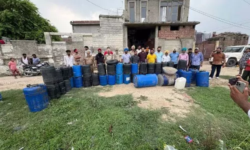 Punjab आबकारी विभाग और पुलिस के बीच 400 लीटर लाहन गायब होने पर विवाद