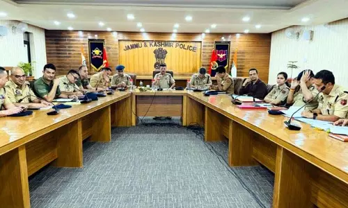 SSP जम्मू ने अपराध, सुरक्षा तैयारियों की समीक्षा की SSP जम्मू ने अपराध, सुरक्षा तैयारियों की समीक्षा की