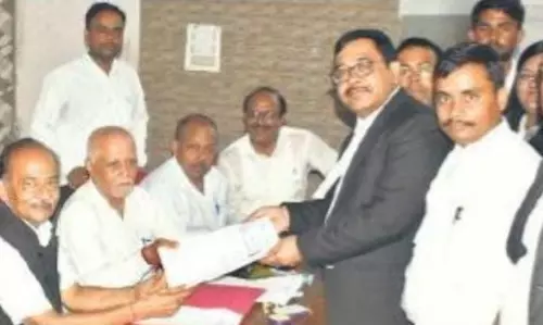 Bareilly: पहले दिन बार चुनाव में उत्साह, छह प्रत्याशियों ने कराया नामांकन Bareilly: पहले दिन बार चुनाव में उत्साह, छह प्रत्याशियों ने कराया नामांकन
