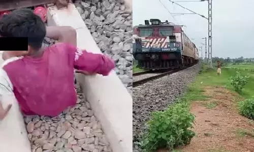 Odisha : रेलवे ट्रैक पर वीडियो बना रहे लड़के को पुलिस ने किया गिरफ्तार