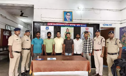 म्यूल अकाउंट देने वाले 9 आरोपी गिरफ्तार, 31 लाख से ज्यादा की साइबर ठगी का खुलासा म्यूल अकाउंट देने वाले 9 आरोपी गिरफ्तार, 31 लाख से ज्यादा की साइबर ठगी का खुलासा