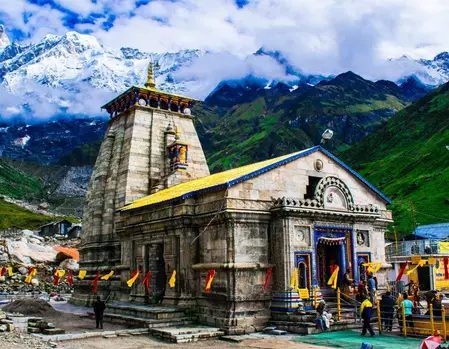 महादेव का ऐसा धाम जहां 6 महीने देवता करते हैं शिवलिंग की पूजा, भगवान विष्णु और पांडवों से जुड़ी है इसकी कथा महादेव का ऐसा धाम जहां 6 महीने देवता करते हैं शिवलिंग की पूजा, भगवान विष्णु और पांडवों से जुड़ी है इसकी कथा