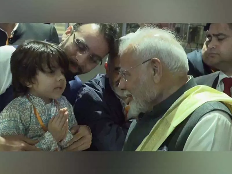 प्रधानमंत्री मोदी का ब्राजील में भव्य स्वागत, प्रवासी भारतीयों से की मुलाकात प्रधानमंत्री मोदी का ब्राजील में भव्य स्वागत, प्रवासी भारतीयों से की मुलाकात