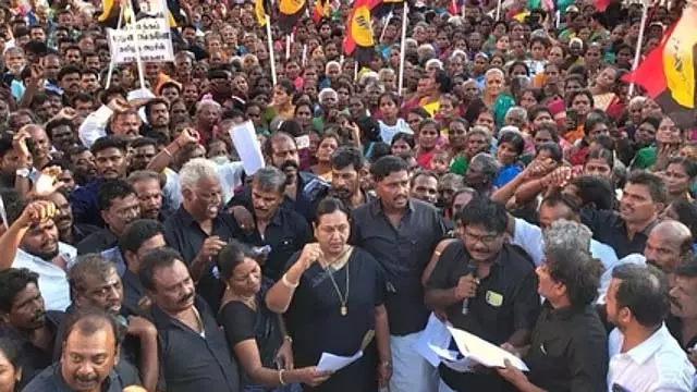 मुख्यमंत्री स्टालिन को मंदिर रक्षक हत्या की घटना की जिम्मेदारी लेनी चाहिए: Premalatha मुख्यमंत्री स्टालिन को मंदिर रक्षक हत्या की घटना की जिम्मेदारी लेनी चाहिए: Premalatha
