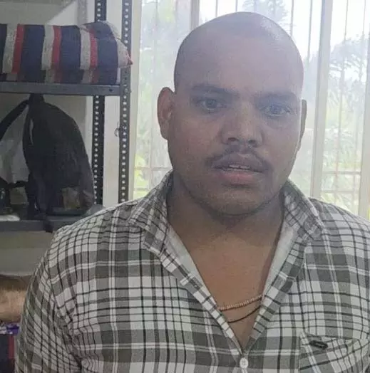 इंचार्ज के संरक्षण में हो रहा था लालपुर भट्ठी में शराब घोटाला, गिरफ्तार कर्मचारी का खुलासा इंचार्ज के संरक्षण में हो रहा था लालपुर भट्ठी में शराब घोटाला, गिरफ्तार कर्मचारी का खुलासा