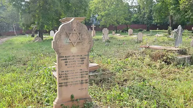New Delhi विद्रोह, राजमिस्त्री, स्मृति और कहानियों का कब्रिस्तान! New Delhi विद्रोह, राजमिस्त्री, स्मृति और कहानियों का कब्रिस्तान!
