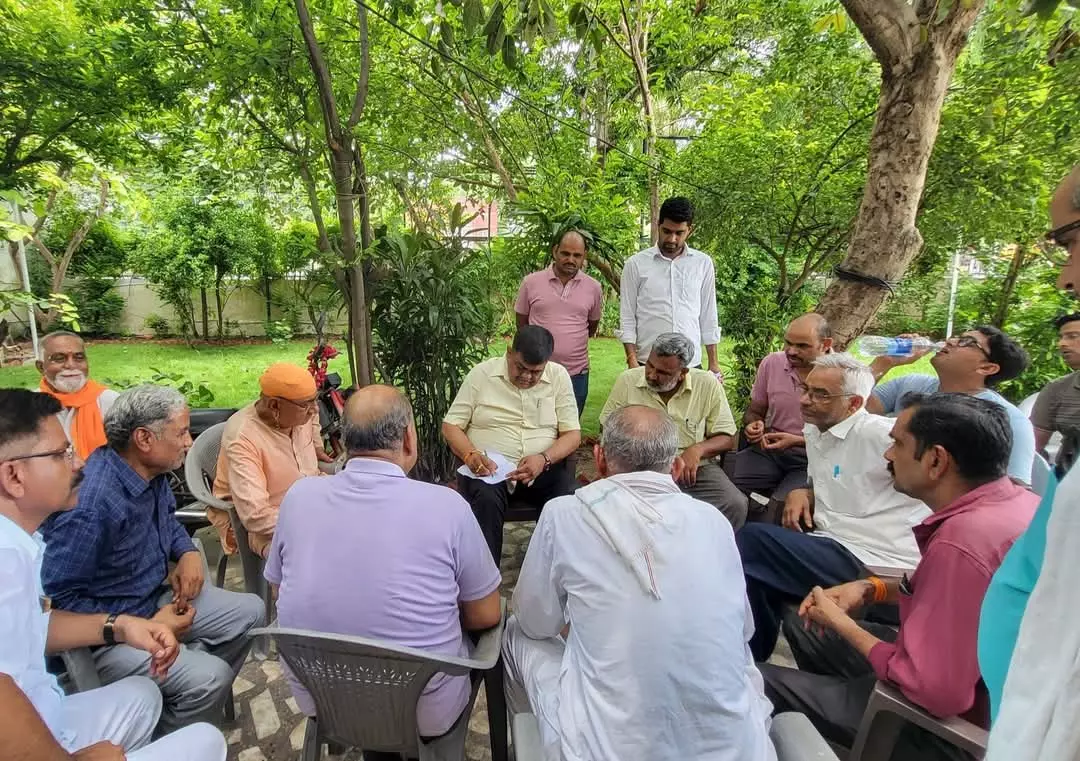 Jaipur: वन राज्यमंत्री ने जनसुनवाई कर आमजन की परिवेदनाओं को सुना Jaipur: वन राज्यमंत्री ने जनसुनवाई कर आमजन की परिवेदनाओं को सुना