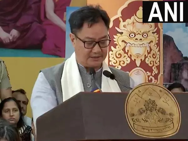 प्राचीन ज्ञान और आधुनिक दुनिया के बीच सेतु: Kiren Rijiju ने दलाई लामा को उनके जन्मदिन पर सम्मानित किया प्राचीन ज्ञान और आधुनिक दुनिया के बीच सेतु: Kiren Rijiju ने दलाई लामा को उनके जन्मदिन पर सम्मानित किया