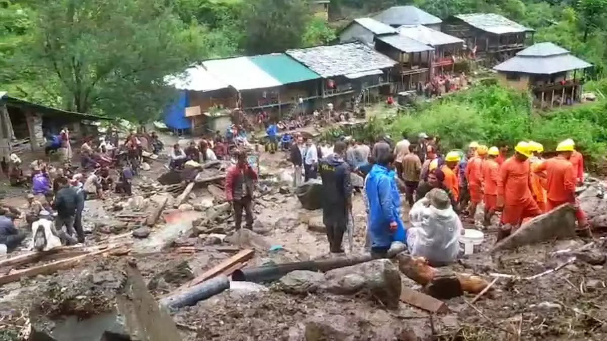 Mandi के सिलबधानी गांव में बादल फटा, भारी तबाही Mandi के सिलबधानी गांव में बादल फटा, भारी तबाही