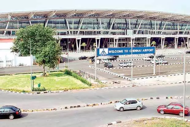 Thoothukudi जाने वाली उड़ान तकनीकी खराबी के कारण चेन्नई रनवे पर रुकी Thoothukudi जाने वाली उड़ान तकनीकी खराबी के कारण चेन्नई रनवे पर रुकी