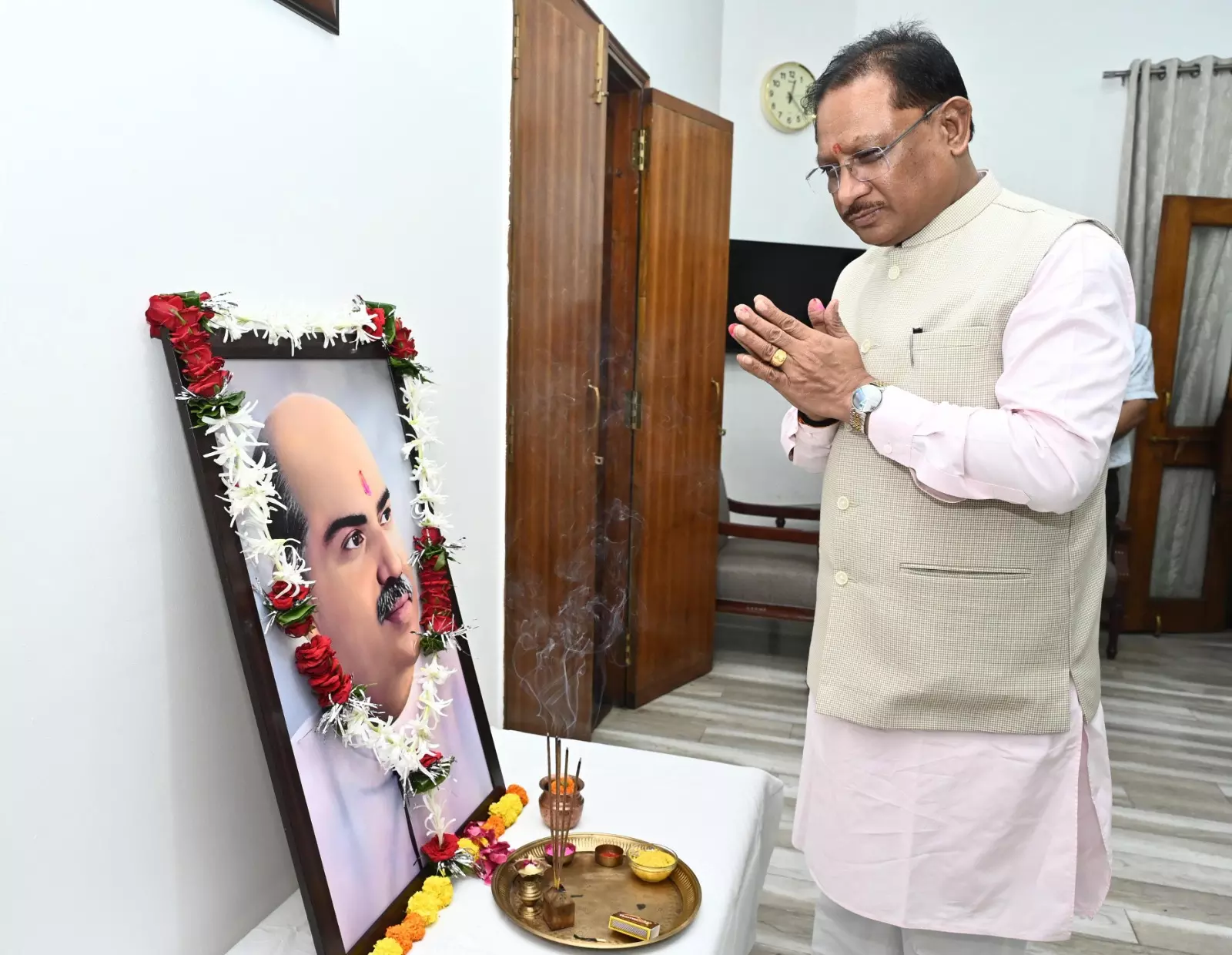 CM विष्णुदेव साय ने डॉ. श्यामा प्रसाद मुखर्जी की जयंती पर अर्पित की श्रद्धांजलि CM विष्णुदेव साय ने डॉ. श्यामा प्रसाद मुखर्जी की जयंती पर अर्पित की श्रद्धांजलि