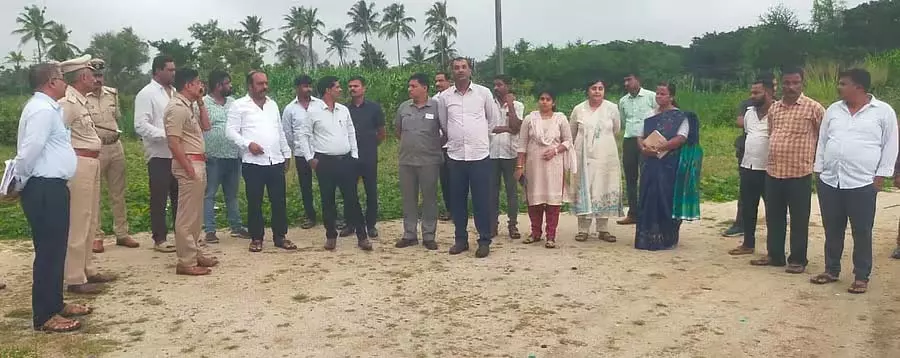 साधना सम्मेलन: विधायकों, जिला कलेक्टर द्वारा निरीक्षण साधना सम्मेलन: विधायकों, जिला कलेक्टर द्वारा निरीक्षण