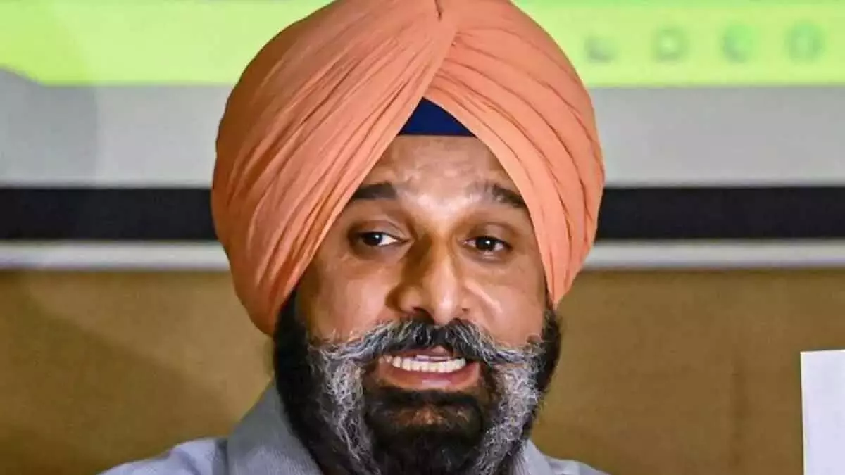 पंजाब: अकाली दल के नेता मजीठिया को न्यायिक हिरासत में भेजा गया पंजाब: अकाली दल के नेता मजीठिया को न्यायिक हिरासत में भेजा गया