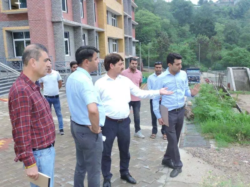 एचपीटीयू परिसर के विकास और शैक्षणिक उत्कृष्टता पर ध्यान केंद्रित करें: VC एचपीटीयू परिसर के विकास और शैक्षणिक उत्कृष्टता पर ध्यान केंद्रित करें: VC