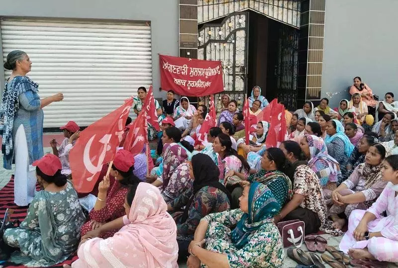 श्रमिकों ने चेहरे की पहचान, EKYC प्रक्रियाओं पर चिंता जताई श्रमिकों ने चेहरे की पहचान, EKYC प्रक्रियाओं पर चिंता जताई