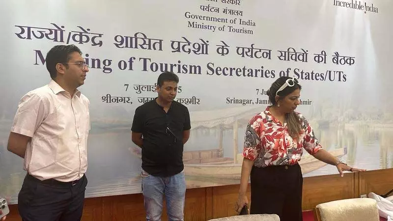 J&K में पहली बार राष्ट्रीय पर्यटन सचिवों का सम्मेलन आयोजित किया जाएगा J&K में पहली बार राष्ट्रीय पर्यटन सचिवों का सम्मेलन आयोजित किया जाएगा