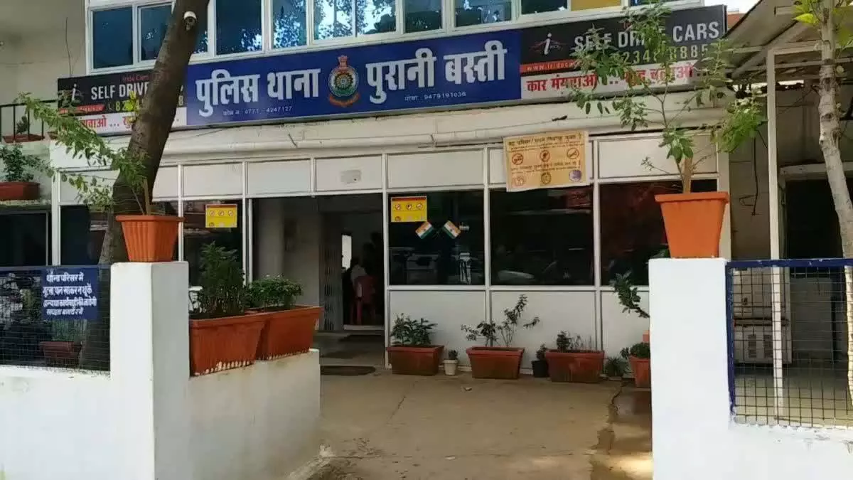 रायपुर में फेब्रिकेशन दुकानदार से मारपीट, FIR दर्ज रायपुर में फेब्रिकेशन दुकानदार से मारपीट, FIR दर्ज