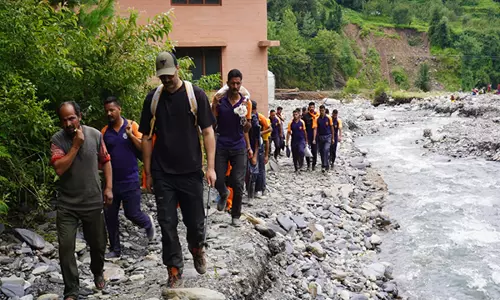 Himachal: एसडीआरएफ ने मंडी में आपदा प्रभावित क्षेत्रों का दौरा किया Himachal: एसडीआरएफ ने मंडी में आपदा प्रभावित क्षेत्रों का दौरा किया