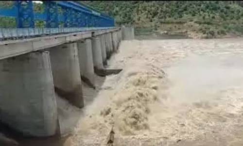 MP News: धसान नदी का जलस्तर बढ़ा, किनारे के गांवों में सावधानी बरतने की अपील