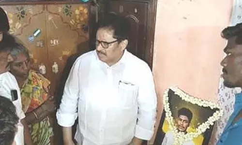 AIADMK-BJP गठबंधन में नेतृत्व को लेकर असमंजस : एस. थिरुनावुक्कारासर