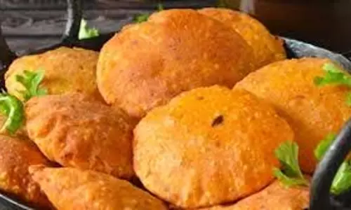 Recipe: डिनर में ट्राई करें आलू से बनी पूरी की ये रेसिपी Recipe: डिनर में ट्राई करें आलू से बनी पूरी की ये रेसिपी