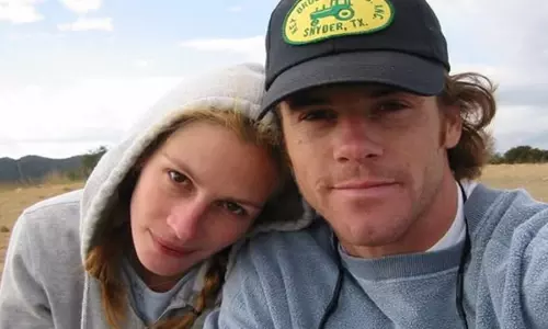 जूलिया रॉबर्ट्स ने Danny Moder के साथ शादी के 23 साल पूरे होने का जश्न मनाया