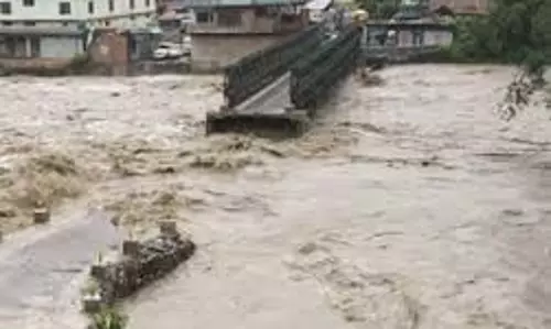 Himachal: भारी बारिश ने मचाई तबाही, 260 से ज्यादा सड़कें बंद