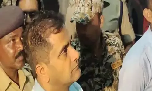 आबकारी अधिकारी अरुणपति त्रिपाठी को झारखंड ACB लेकर जाएगी रांची आबकारी अधिकारी अरुणपति त्रिपाठी को झारखंड ACB लेकर जाएगी रांची