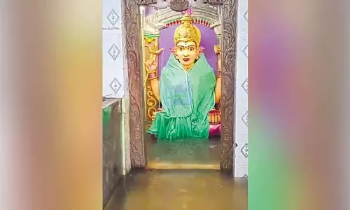 डोवलेश्वरम में Godavari का जलस्तर बढ़ा, 1.80 लाख क्यूसेक पानी छोड़ा गया