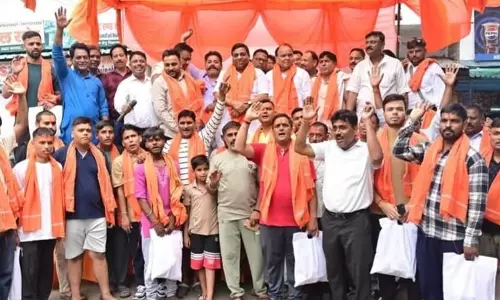 Bareilly: अमरनाथ श्रद्धालुओं को विधायक और सांसद ने किया रवाना Bareilly: अमरनाथ श्रद्धालुओं को विधायक और सांसद ने किया रवाना