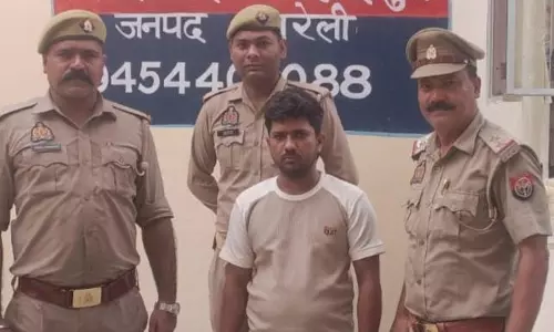 Bareilly: फरीदपुर मे कार से कुचलकर पिता-पुत्र को मारने वाला हत्यारोपी गिरफ्तार Bareilly: फरीदपुर मे कार से कुचलकर पिता-पुत्र को मारने वाला हत्यारोपी गिरफ्तार