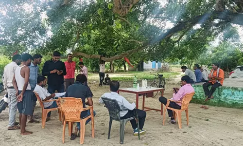 Nawabganj: कोटा चयन प्रक्रिया प्रधान की गैरहाजिरी से अटकी