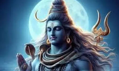 Sawan 2025: सावन में चमकेगी वृषभ समेत इन राशियों की किस्मत, एक साथ वक्री होंगे चार ग्रह Sawan 2025: सावन में चमकेगी वृषभ समेत इन राशियों की किस्मत, एक साथ वक्री होंगे चार ग्रह