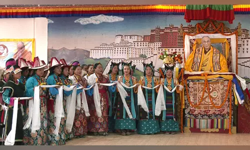 Nepal में तिब्बती शरणार्थियों ने दलाई लामा का 90वां जन्मदिन मनाया Nepal में तिब्बती शरणार्थियों ने दलाई लामा का 90वां जन्मदिन मनाया