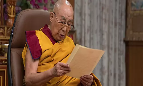 बराक ओबामा, बिल क्लिंटन ने Dalai Lama को उनके 90वें जन्मदिन पर शुभकामनाएं दीं बराक ओबामा, बिल क्लिंटन ने Dalai Lama को उनके 90वें जन्मदिन पर शुभकामनाएं दीं
