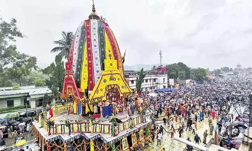 Odisha: भारी बारिश के बावजूद श्रद्धालुओं ने धूमधाम से मनाई बहुड़ा यात्रा Odisha: भारी बारिश के बावजूद श्रद्धालुओं ने धूमधाम से मनाई बहुड़ा यात्रा