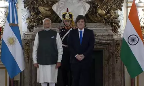 प्रधानमंत्री मोदी ने अर्जेंटीना के राष्ट्रपति माइली से बातचीत की प्रधानमंत्री मोदी ने अर्जेंटीना के राष्ट्रपति माइली से बातचीत की
