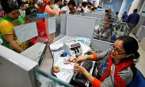 Jobs : इस साल सार्वजनिक क्षेत्र के बैंकों में 50,000 पदों पर भर्ती