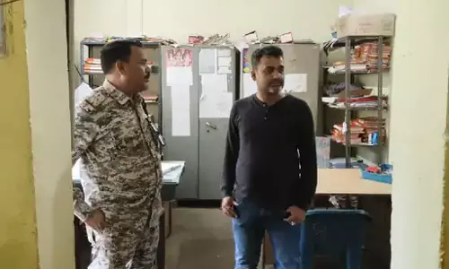 AGM ने किशोरी को किया प्रताड़ित, भागकर पहुंची थाने