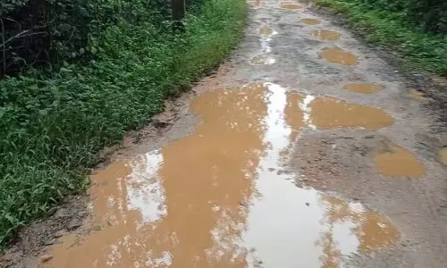 Alur : मेगाटावल्ली रोड जर्जर Alur : मेगाटावल्ली रोड जर्जर