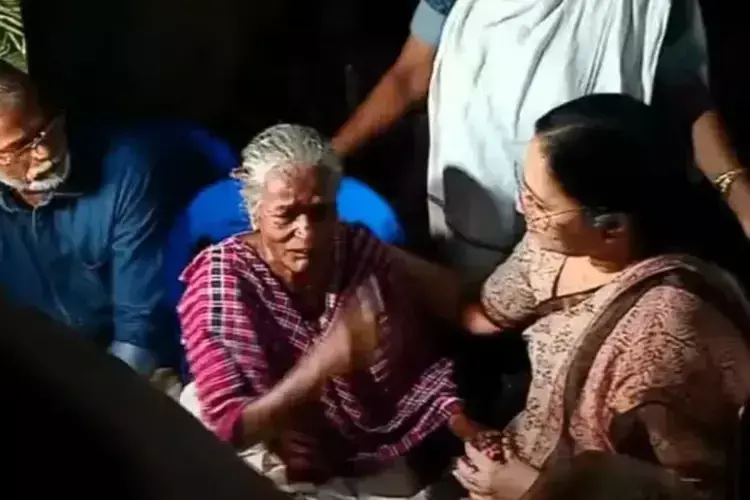 विरोध के बीच Kerala  के स्वास्थ्य मंत्री ने बिंदु के परिवार से मुलाकात की