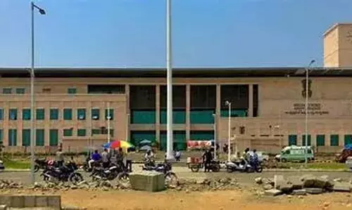 सोशल मीडिया मामलों में आरोपियों को बिना ठोस कारण के रिमांड पर न भेजें: HC सोशल मीडिया मामलों में आरोपियों को बिना ठोस कारण के रिमांड पर न भेजें: HC