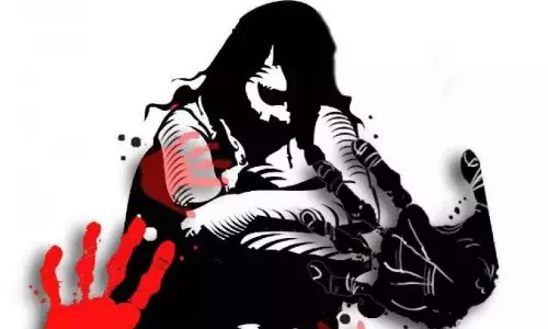 Andhra: अदोनी में ऑटो ड्राइवर ने 16 वर्षीय लड़की के साथ बलात्कार किया Andhra: अदोनी में ऑटो ड्राइवर ने 16 वर्षीय लड़की के साथ बलात्कार किया