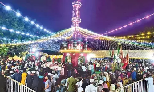 Nellore: बरशहीद दरगाह पर भक्तिमय उत्साह के साथ रोटेला पांडुगा की शुरुआत हुई