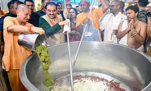 अदाणी ग्रुप की प्रसाद सेवा में भोजन की गुणवत्ता काफी शानदार : श्रद्धालु