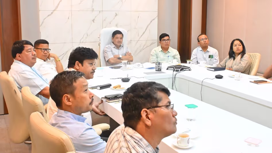 कार्बी आंगलोंग में खनन गतिविधियों की समीक्षा के लिए KAAC ने उच्च स्तरीय बैठक की कार्बी आंगलोंग में खनन गतिविधियों की समीक्षा के लिए KAAC ने उच्च स्तरीय बैठक की