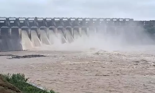 भारी जलस्तर के बीच MP के बरगी बांध के 9 गेट खोले गए भारी जलस्तर के बीच MP के बरगी बांध के 9 गेट खोले गए