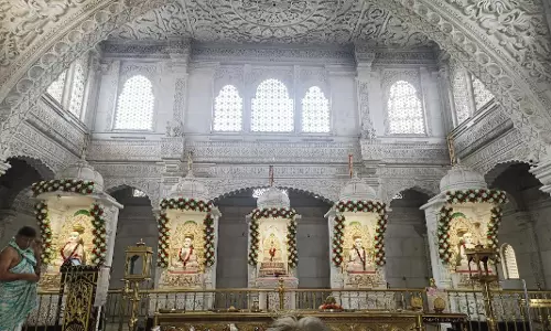 प्रथम दादागुरूदेव श्री जिनदत्त सुरी की 871 स्वर्गारोहण महोत्सव धूमधाम से मनाया
