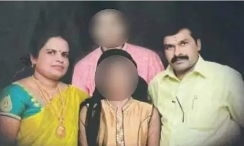 Bengaluru : लॉटरी के पैसे के नाम पर 600 लोगों से ठगी, दंपत्ति 40 करोड़ लेकर फरार Bengaluru : लॉटरी के पैसे के नाम पर 600 लोगों से ठगी, दंपत्ति 40 करोड़ लेकर फरार